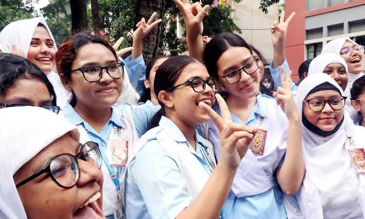 Girls outperform boys in HSC results 