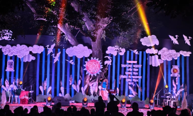 DU observes first-ever Autumn fest with stunning performances 