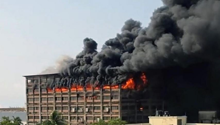 Army, navy joins firemen to control CEPZ fire, 25 workers rescued