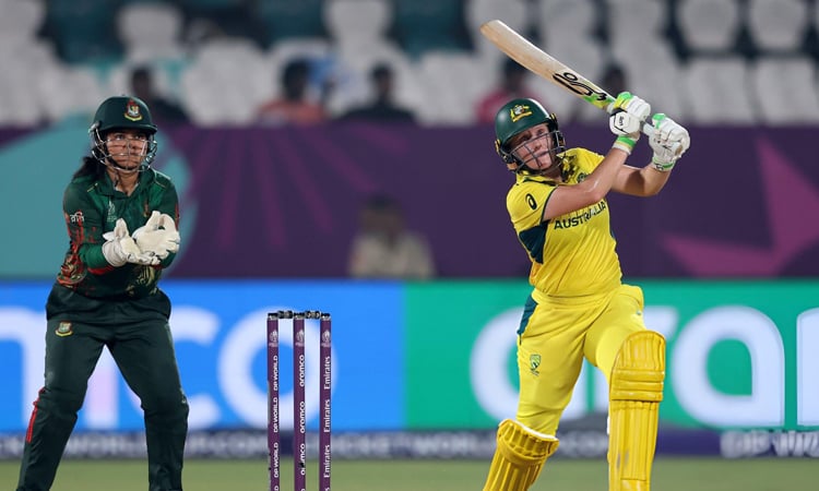 Tigresses taste crushing 10-wicket defeat to Australia