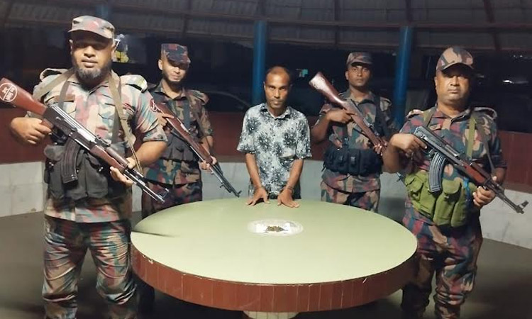 BGB seizes smuggled Indian goods in Satkhira