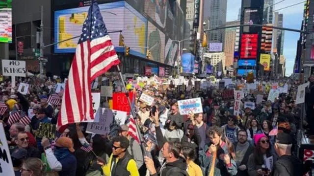 Protesters out in force for anti-Trump 'No Kings' rallies across US
