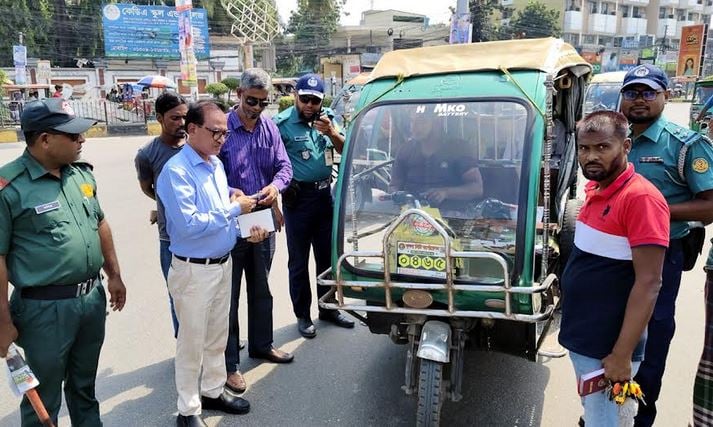 KCC seizes 32 unregistered vehicles