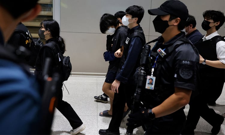 10 South Koreans arrested, two rescued in Cambodia scam crackdown