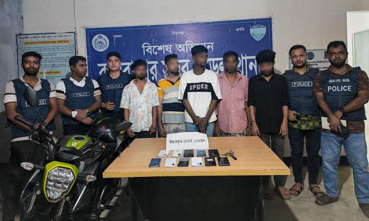 5 robbers held for stabbing tourist, mugging mobiles in Cox’s Bazar