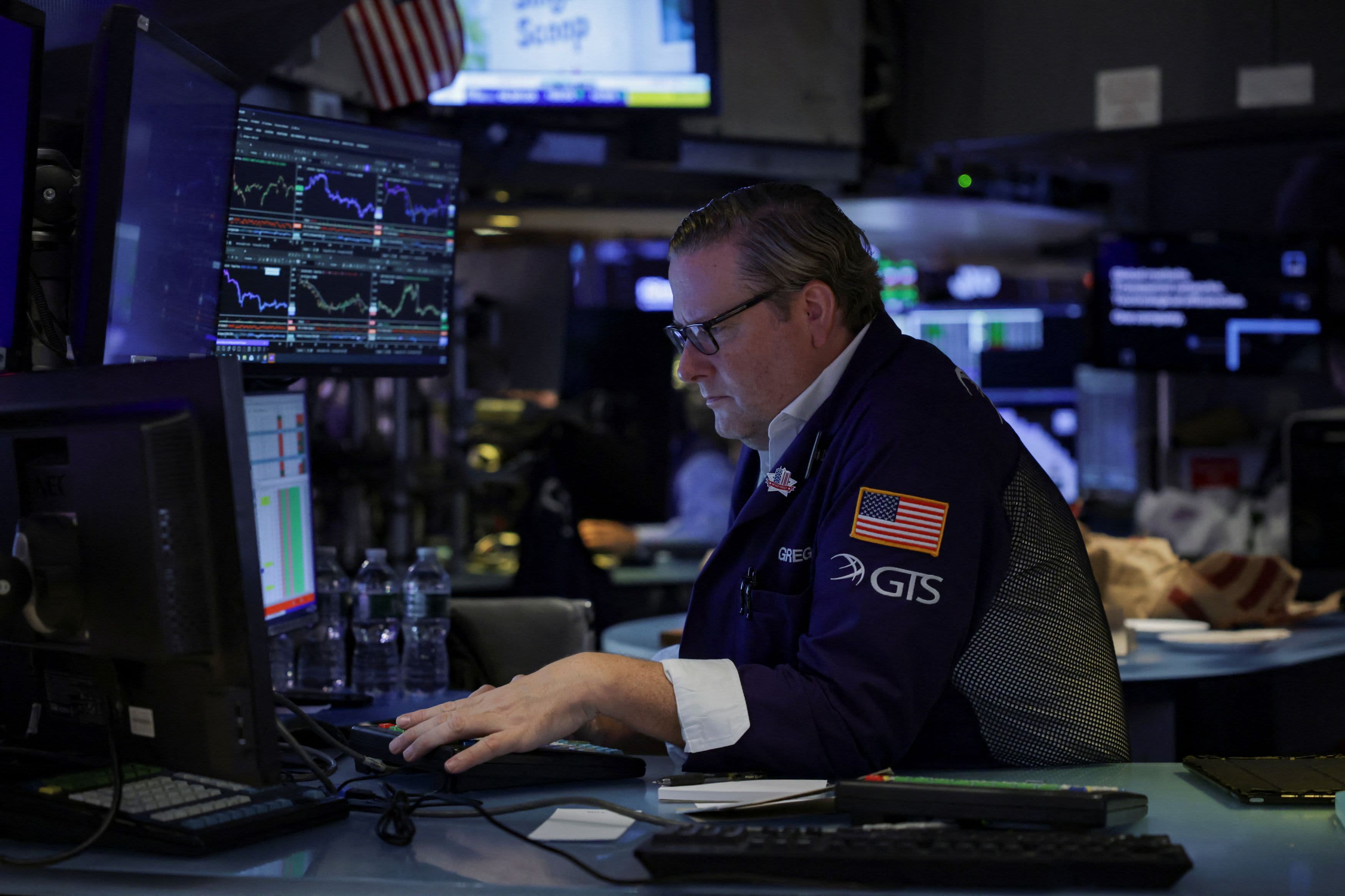 US stocks rise to open big earnings week