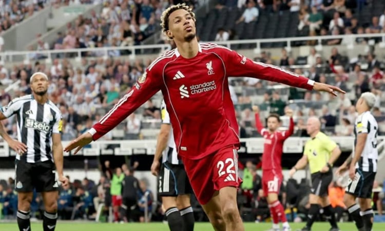 Liverpool's Ekitike returns to face floundering Frankfurt