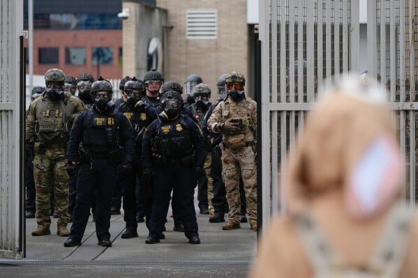 US appeals court says Trump can deploy soldiers in Portland