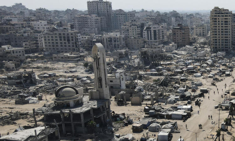 Trump warns Hamas not to breach Gaza deal as Vance heads to Israel