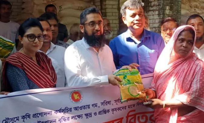 Govt distributes incentives among 58,350 farmers in Manikganj