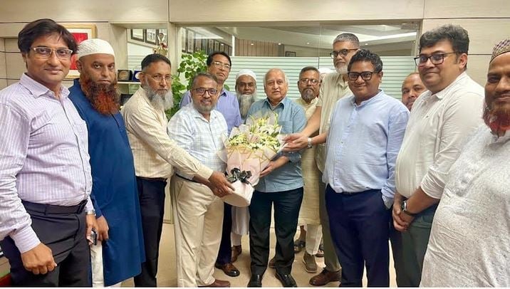 KU VC pays courtesy call on UGC Chairman