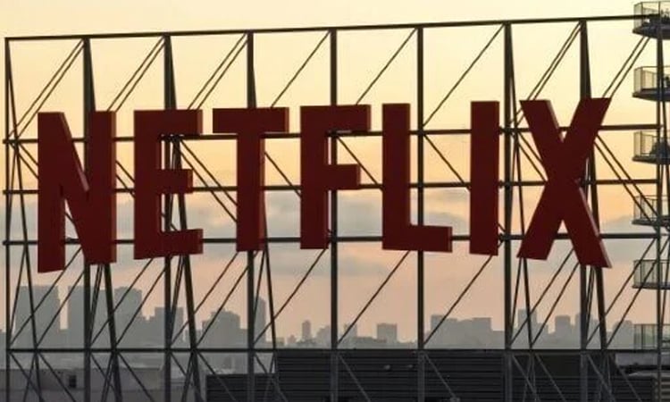 Global stocks mostly fall on lackluster results from Netflix, others