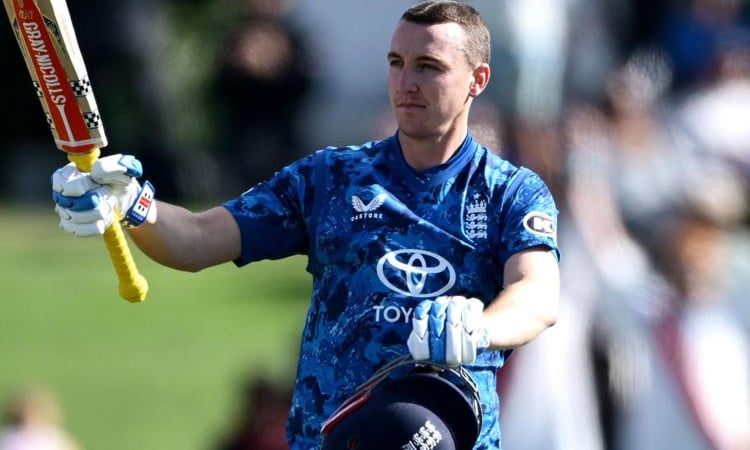 Brilliant Brook century lifts England to 223 in first NZ ODI