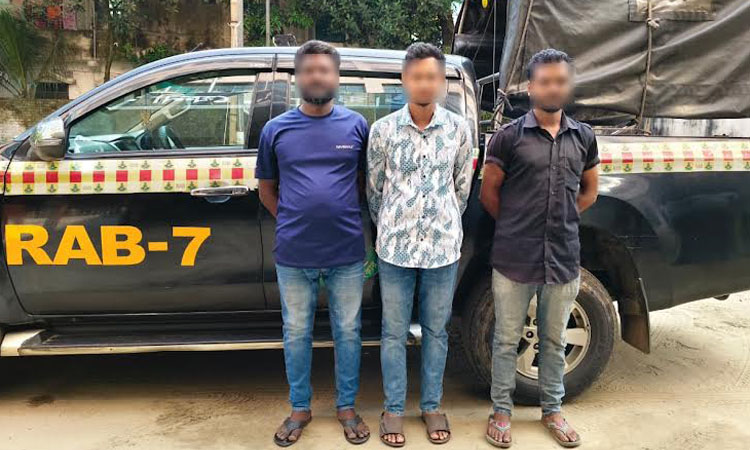 3 held with 51 kg ganja in Fatikchhari