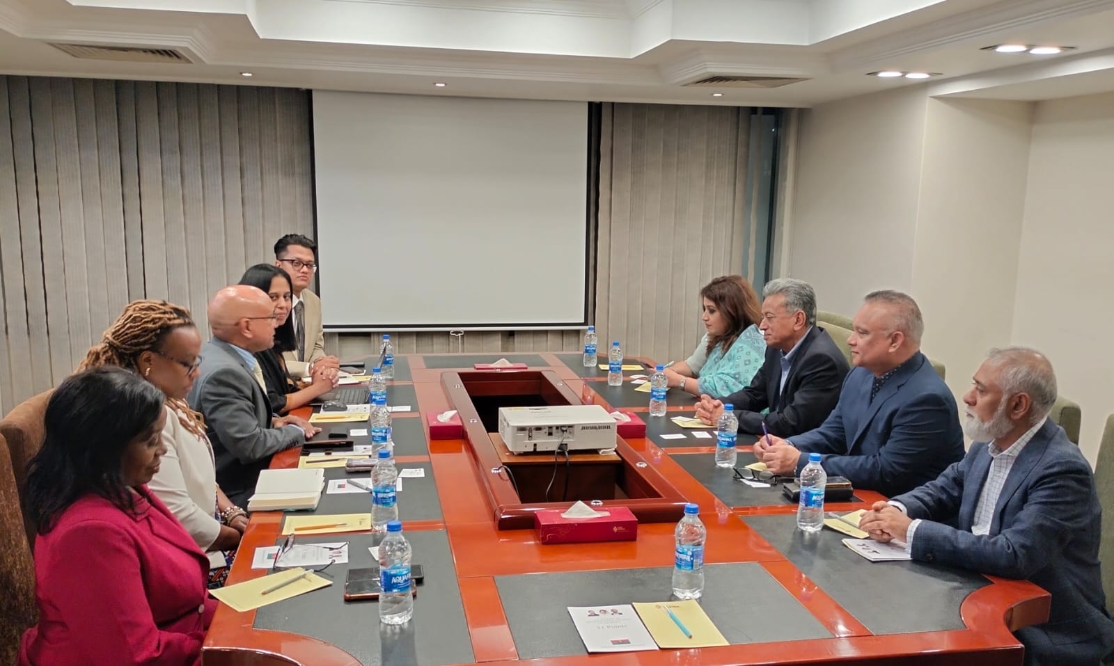 BNP holds meeting with Commonwealth delegation