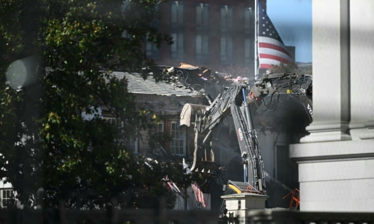 White House axes panel overseeing Trump's building plans in Washington