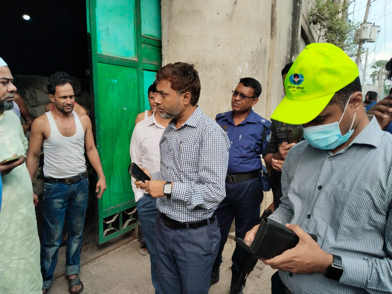 DoE shuts 3 illegal factories in Narsingdi