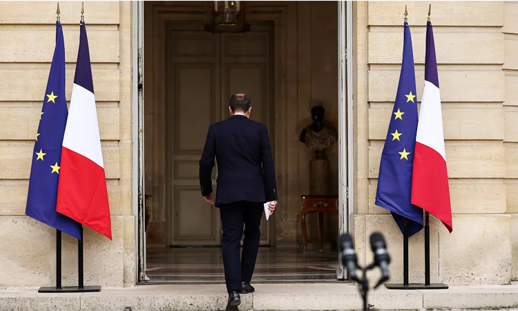 French economy picks up pace despite political turmoil