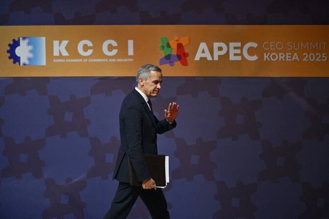 Xi invites Canada PM to China in first meet in 8 years