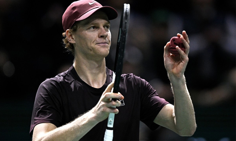 Sinner boosts number one bid in Paris, to face Zverev in semis