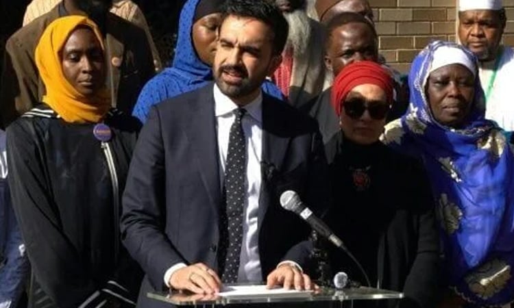 Mamdani leads dramatic NY mayoral race going into voting day