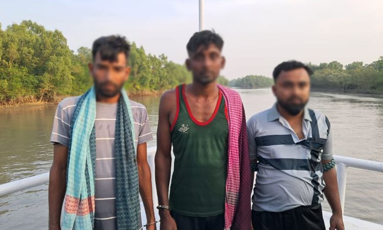 Three deer poachers arrested for attacking forest officer in Sundarbans