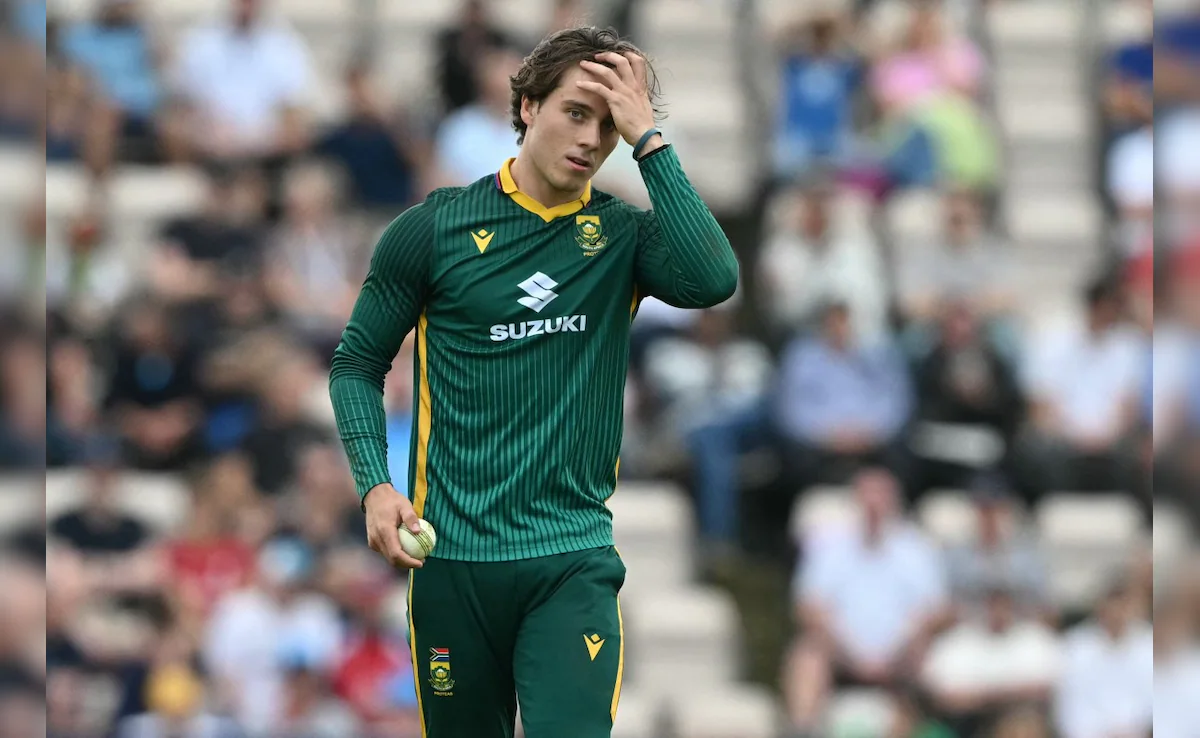 South Africa's Brevis out of Pakistan ODIs with shoulder injury