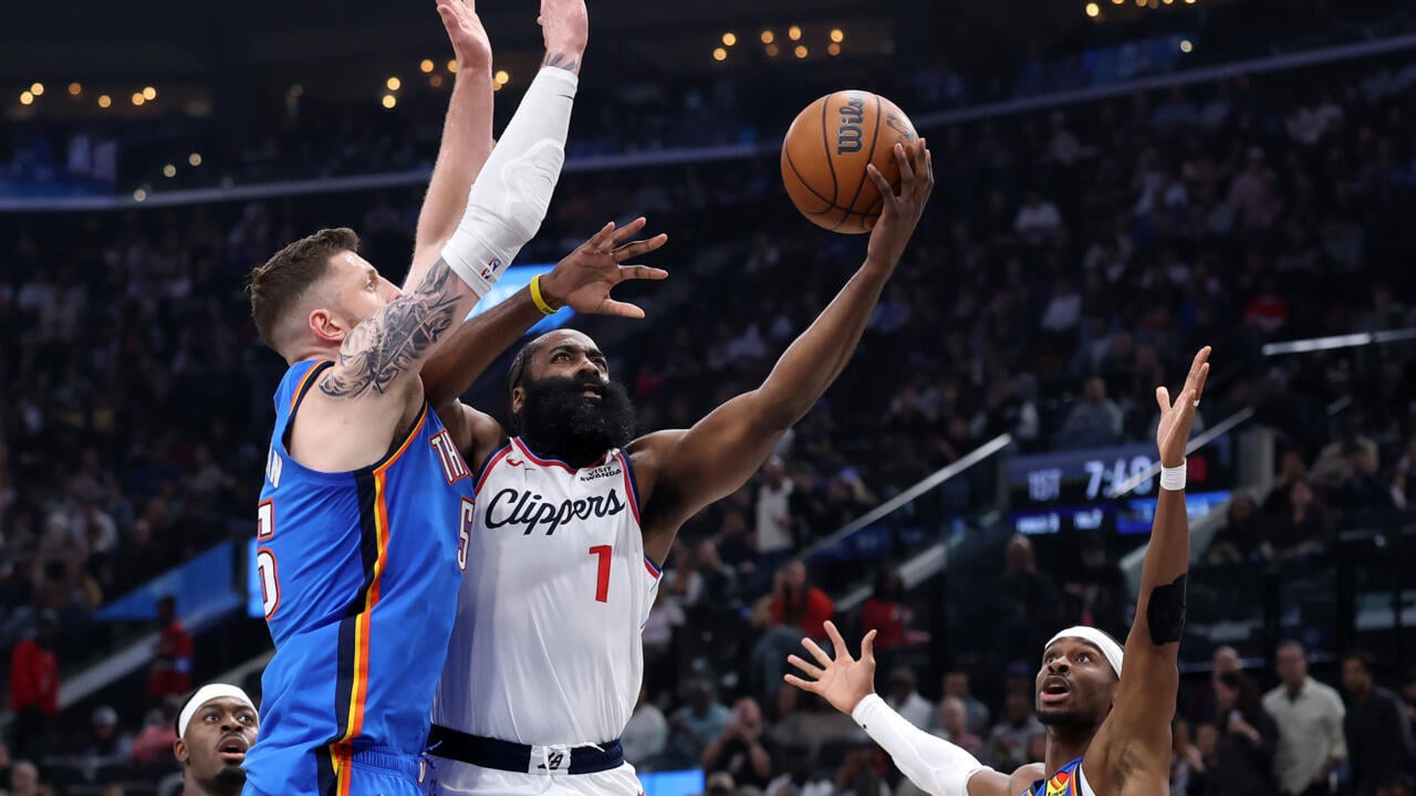 Thunder roll Clippers to stay unbeaten as SGA keeps streak alive