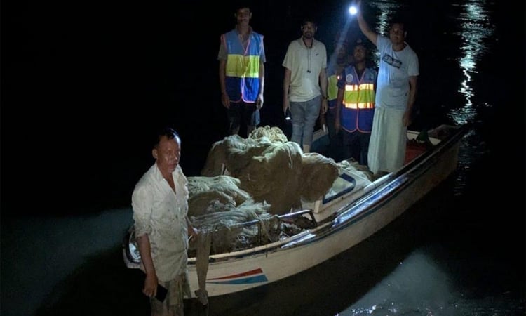 2,500 meters of illegal nets seized from Halda River