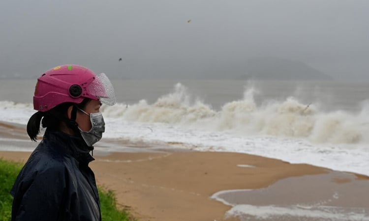 Deadly Typhoon Kalmaegi ravages Vietnam, Philippines