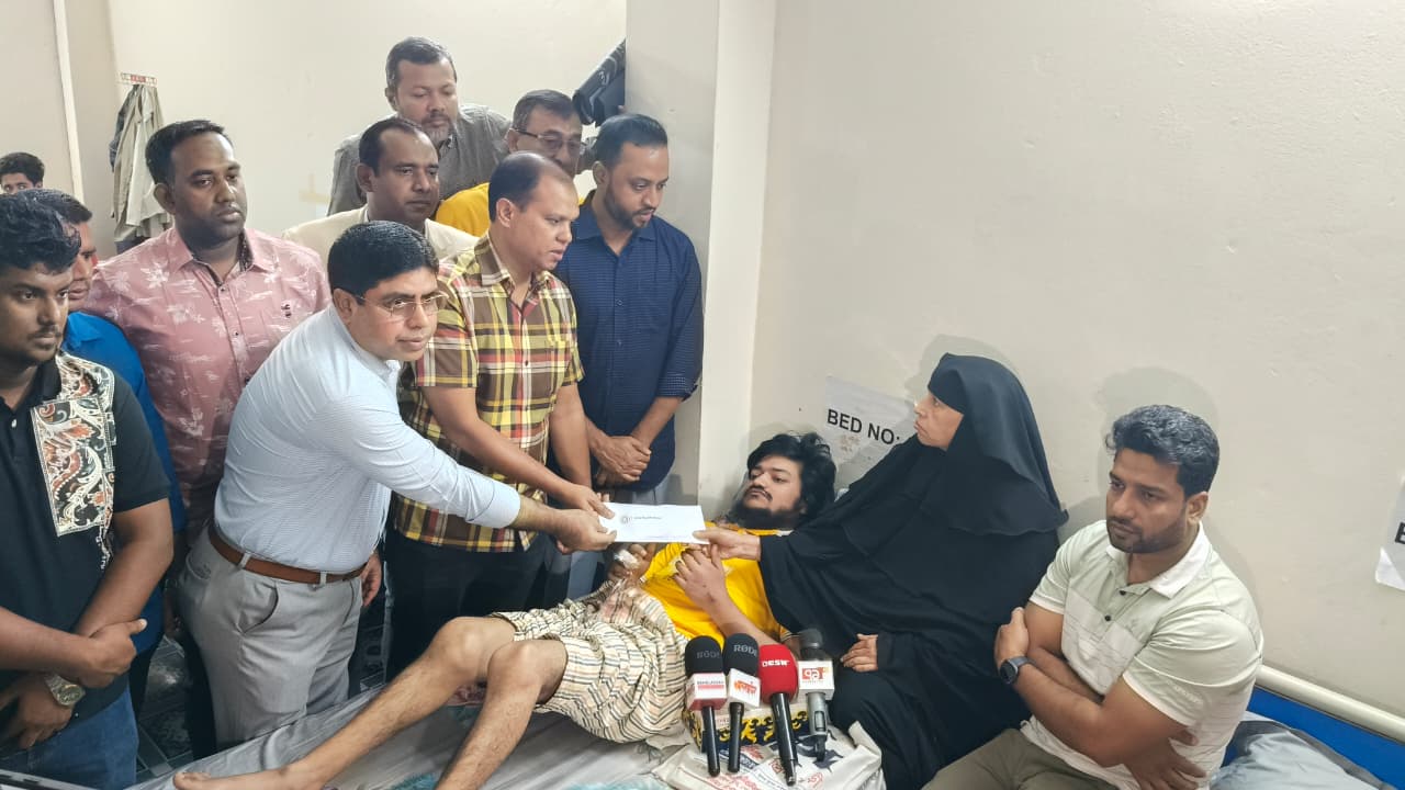 Tarique Rahman extends support to cancer-stricken mother, crippled son