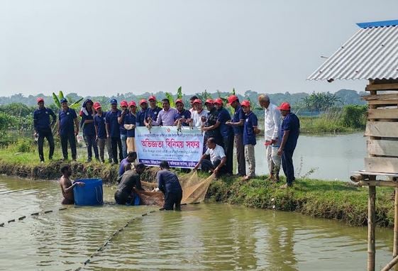 Khulna shrimp farmers attend training to learn traditional galda farming method