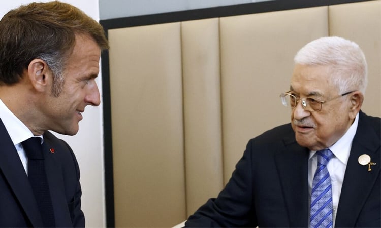 France's Macron to meet Palestinian president Abbas