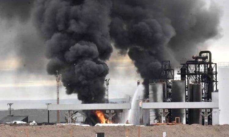 Big explosion rocks industrial area outside Argentine capital