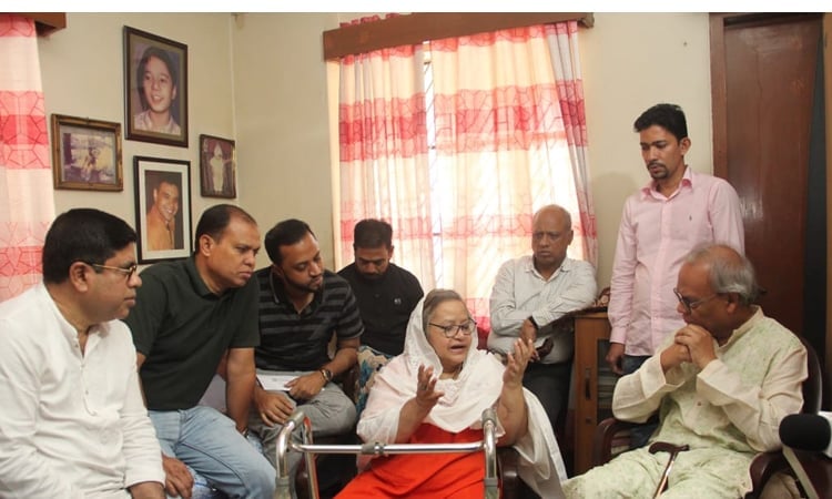 Tarique Rahman stands by Radio artist Afroza Nizami