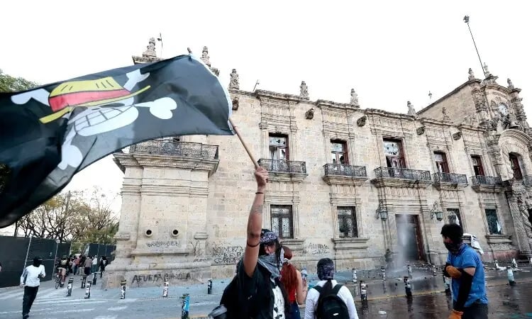 Clashes erupt in Mexico City anti-crime protests, injuring 120