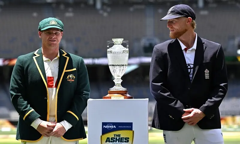 Australia's Weatherald and Doggett to debut in first Ashes Test