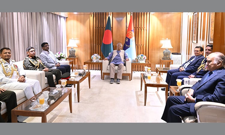 Chiefs of three services call on CA