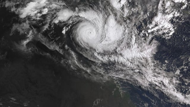 Northern Australia braces for tropical cyclone