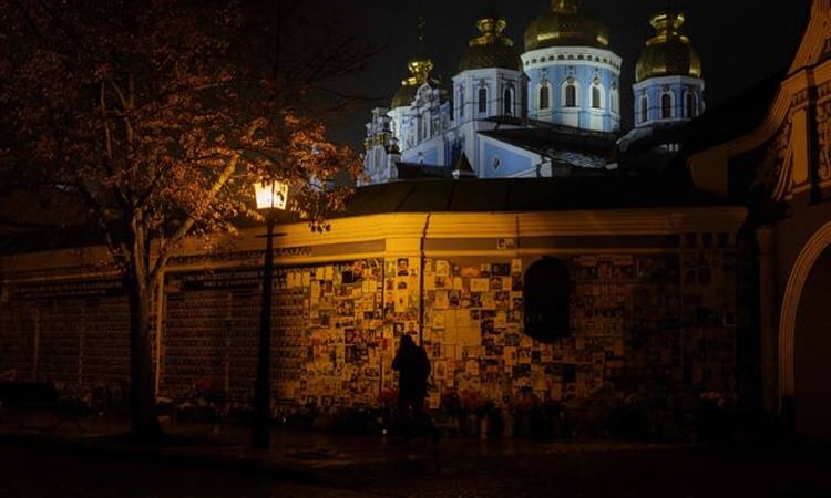 Dark and cold, Kyiv prepares for another winter under Russian attack