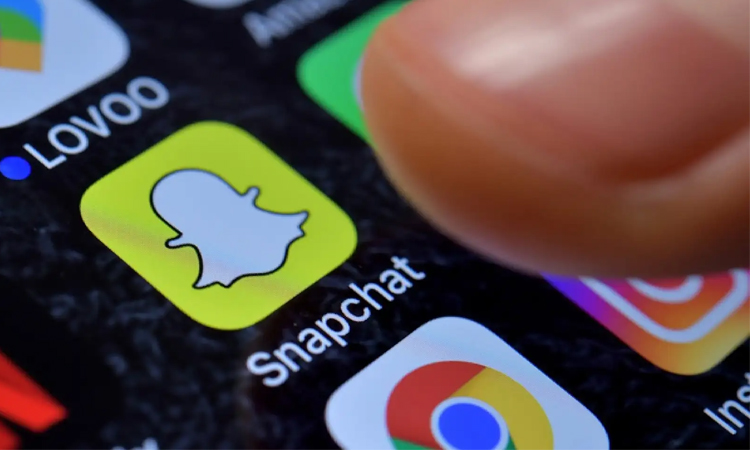 Snapchat begins age checks in Australia ahead of social media ban