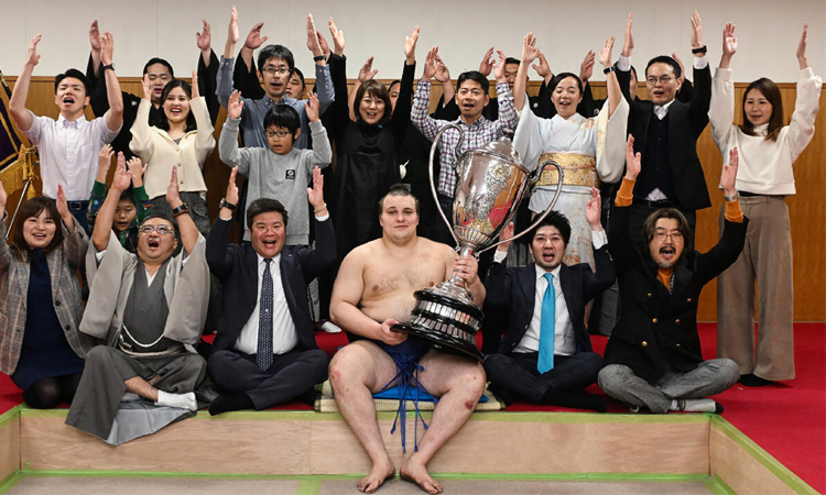 Ukrainian sumo wrestler shocked to win first title