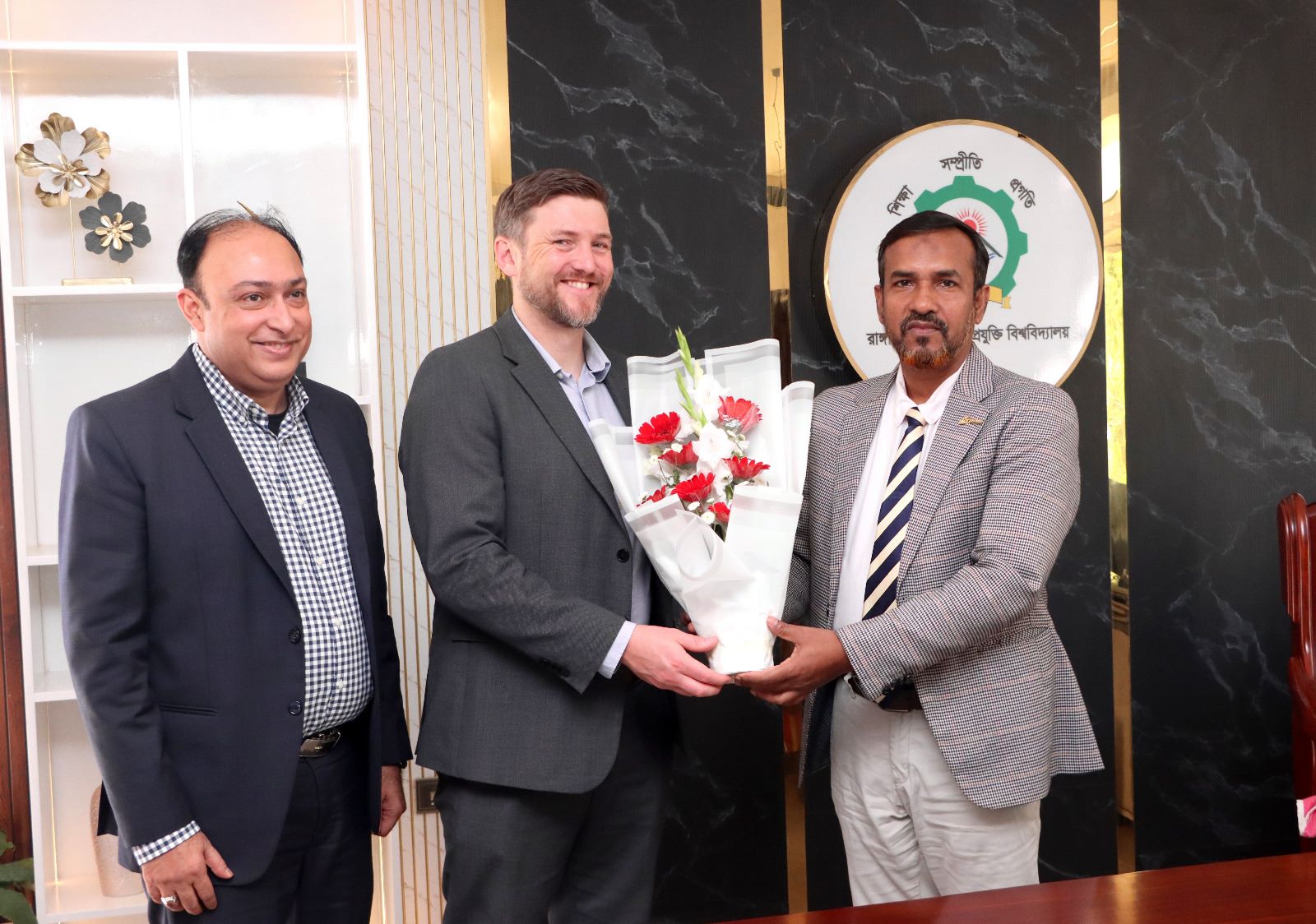 Australian delegation calls on RMSTU VC 