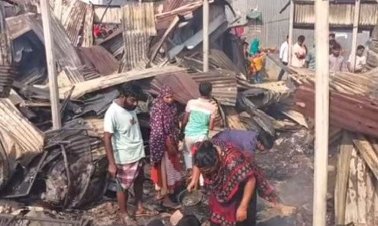 Fire guts several houses in Kaliakoir