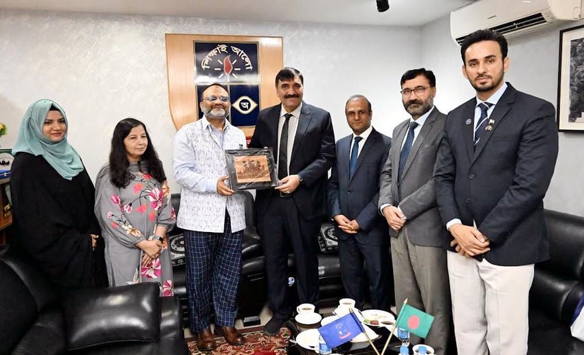Pakistan Higher Education Commission delegation meets DU VC