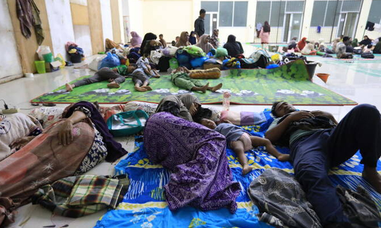 Indonesia flood toll hits 631, one million in shelters