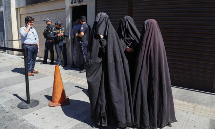 Colombia expels 9 members of Jewish sect accused of minor abuse