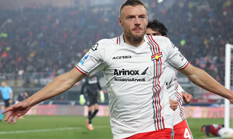 Vardy's first Serie A double fires Cremonese past high-flying Bologna