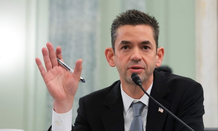 Trump NASA nominee aims to beat China in new Moon race