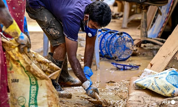 Rains hamper Sri Lanka cleanup after deadly floods